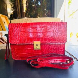 Vivacé Red Croc-Embossed Leather Crossbody Bag with Gold Lock